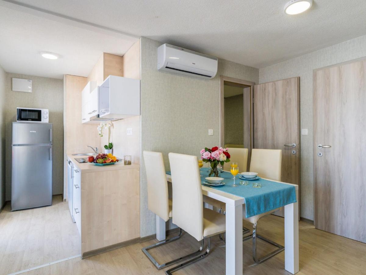 Holiday Home Seaside Mobile Home By Interhome Šilo Dış mekan fotoğraf